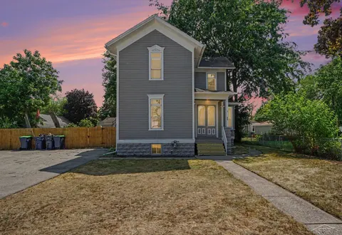 804 E Smith Street, Bay City MI 48706 photo 2