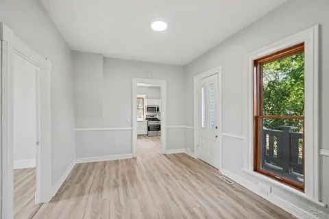 804 E Smith Street, Bay City MI 48706 photo 4
