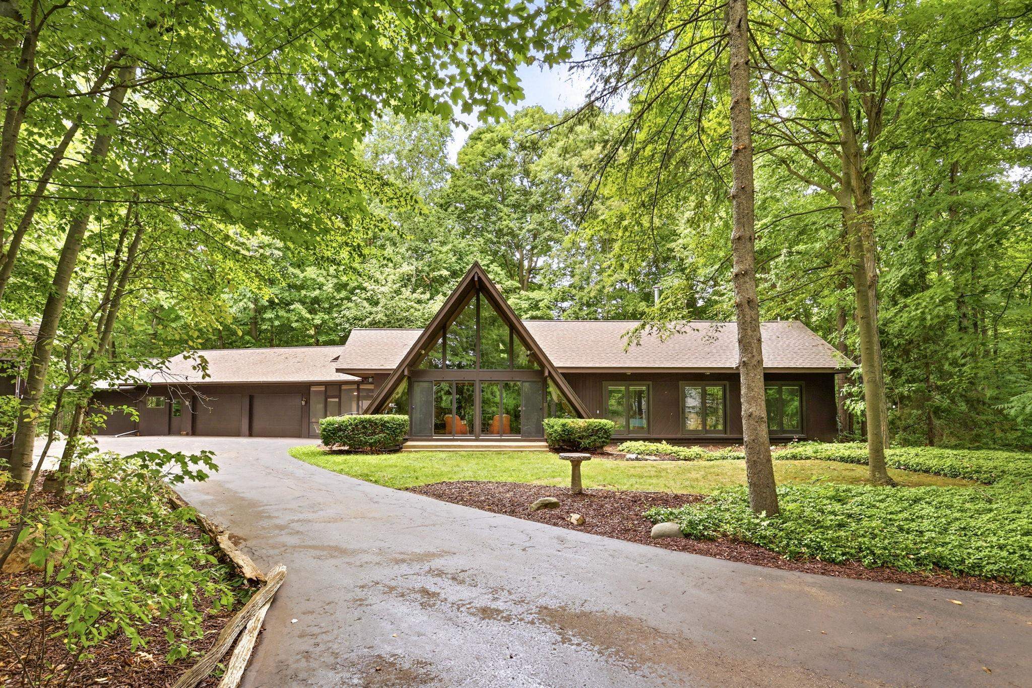 5130 Churchgrove Road, Frankenmuth MI 48734 photo 1