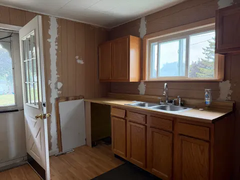 701 N Catherine Street, Bay City MI 48706 photo 4