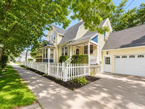 600 N Henry Street, Bay City MI 48706 photo 2
