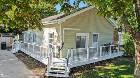 704 E North Street, Owosso MI 48867-1937 home for sale