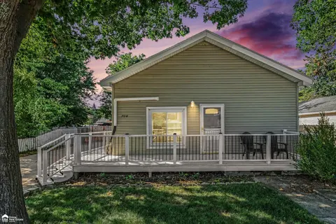 704 E North Street, Owosso MI 48867-1937 photo 3