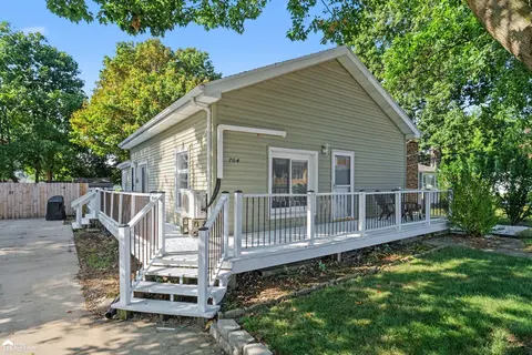 704 E North Street, Owosso MI 48867-1937 photo 5