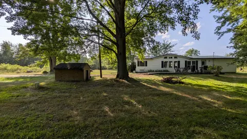 9885 E Pere Marquette Road, Clare MI 48617 photo 3