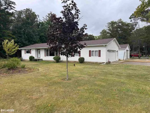4864 N Caseville Road, Caseville MI 48725 photo 2