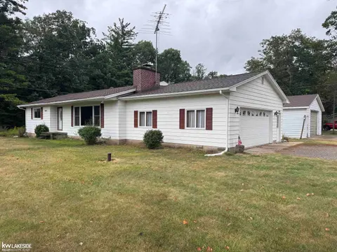 4864 N Caseville Road, Caseville MI 48725 photo 3