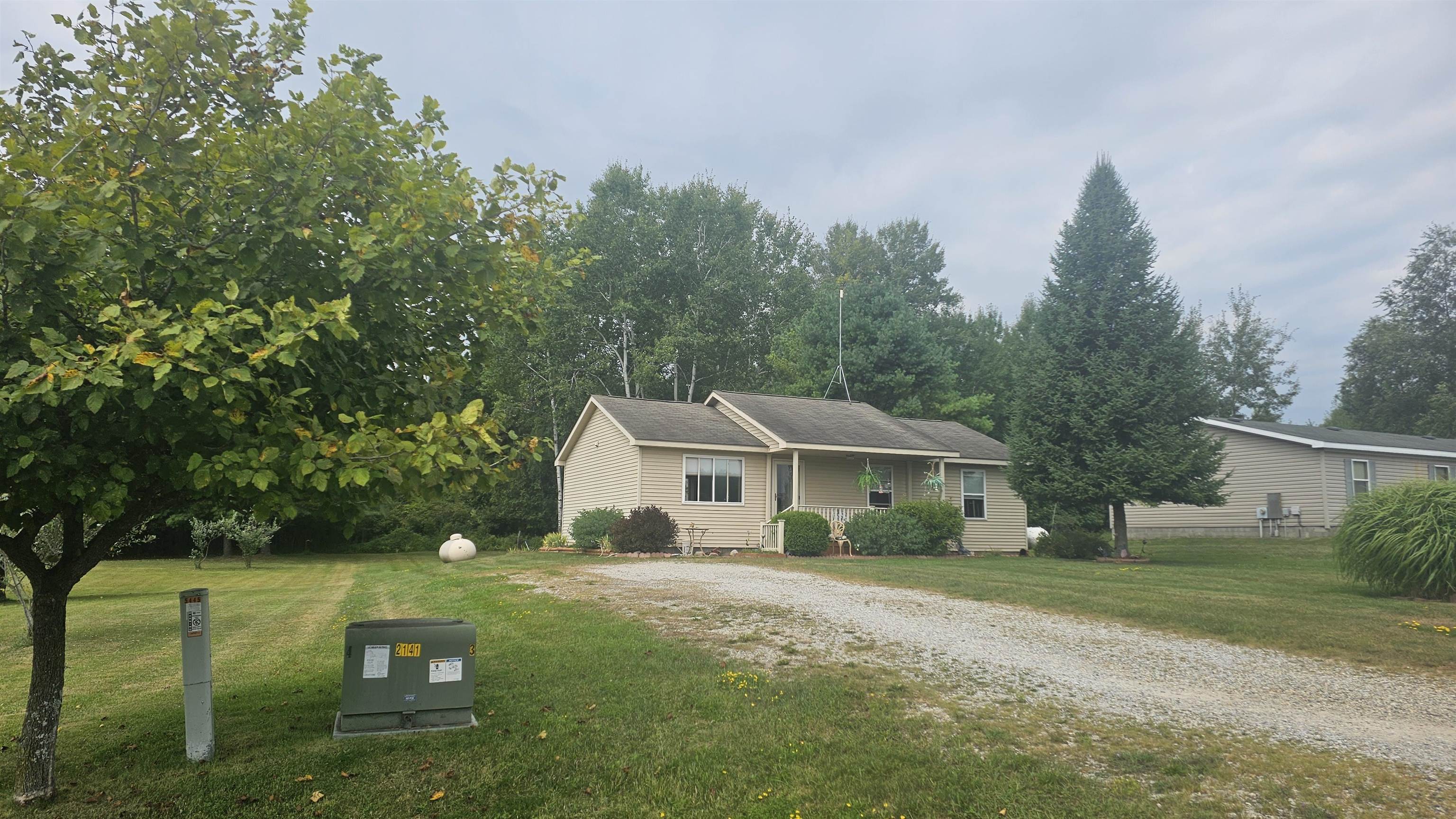 5453 Darby Way, Gladwin MI 48624 photo 1