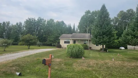 5453 Darby Way, Gladwin MI 48624 photo 2