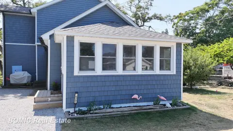 6751 West Street, Caseville MI 48725 photo 2