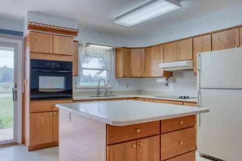 2470 Lyons Road, Owosso MI 48867 photo 3