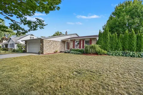 1499 Lesperance Court, Essexville MI 48732 photo 2