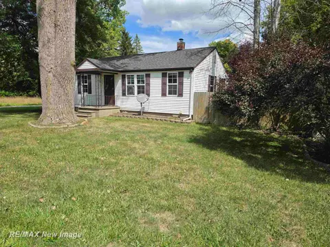 2502 S 24th Street, Saginaw MI 48601 photo 2