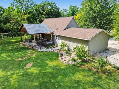 1632 E Miller Road, Midland MI 48640 photo 4