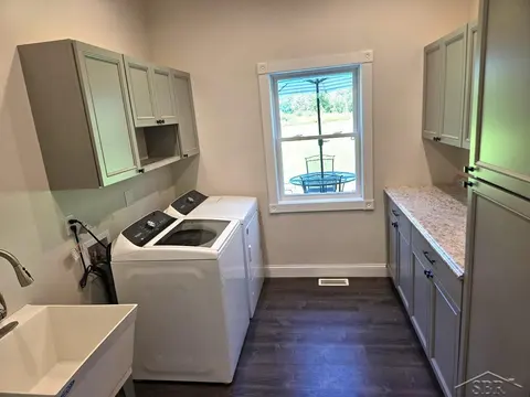 6785 N Michigan Road, Saginaw MI 48604 photo 4