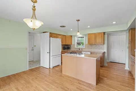 4300 Clement Drive, Saginaw MI 48603 photo 5