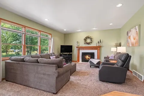 1372 Jaybe Court, Essexville MI 48732 photo 4