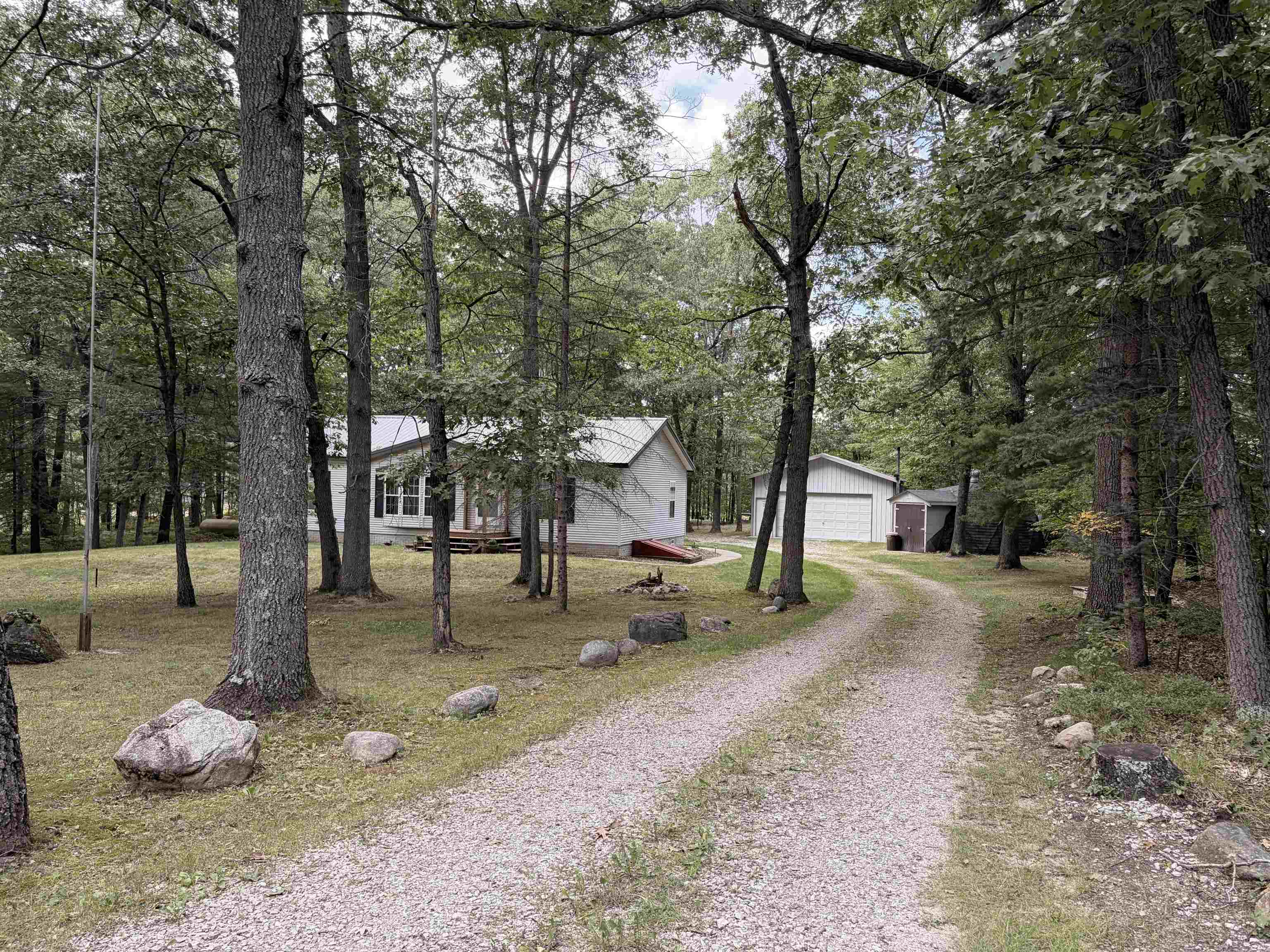 2410 E Beatrice Road, Harrison MI 48625 photo 1