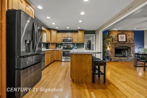 2870 E Nottingham Drive, Saginaw MI 48603 photo 4