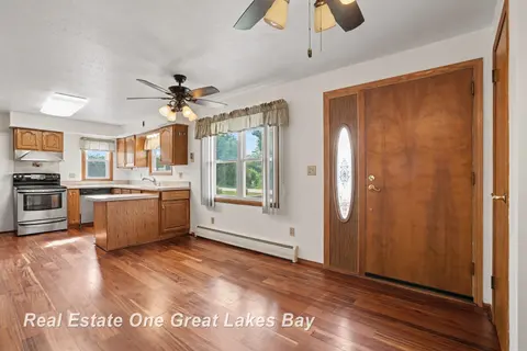 3822 Worth Road, Pinconning MI 48650 photo 5