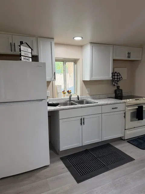 408 W Wheaton Avenue, Clare MI 48617 photo 2