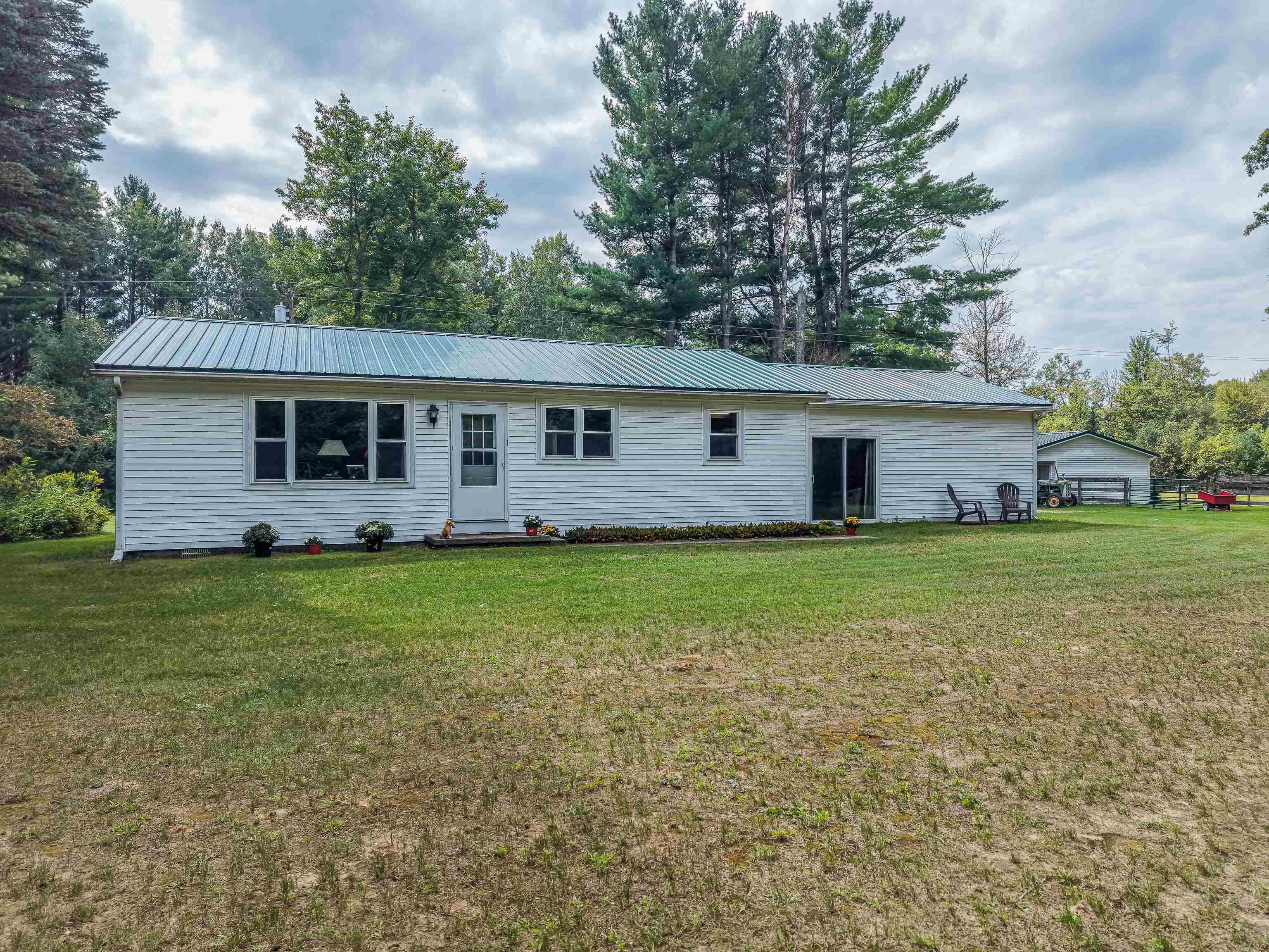 395 W M61 Highway, Gladwin MI 48624 photo 1