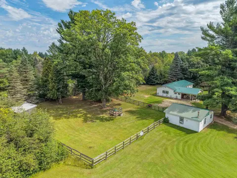 395 W M61 Highway, Gladwin MI 48624 photo 4
