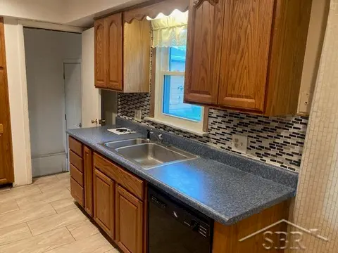 4033 Hiland Street, Saginaw MI 48601 photo 2