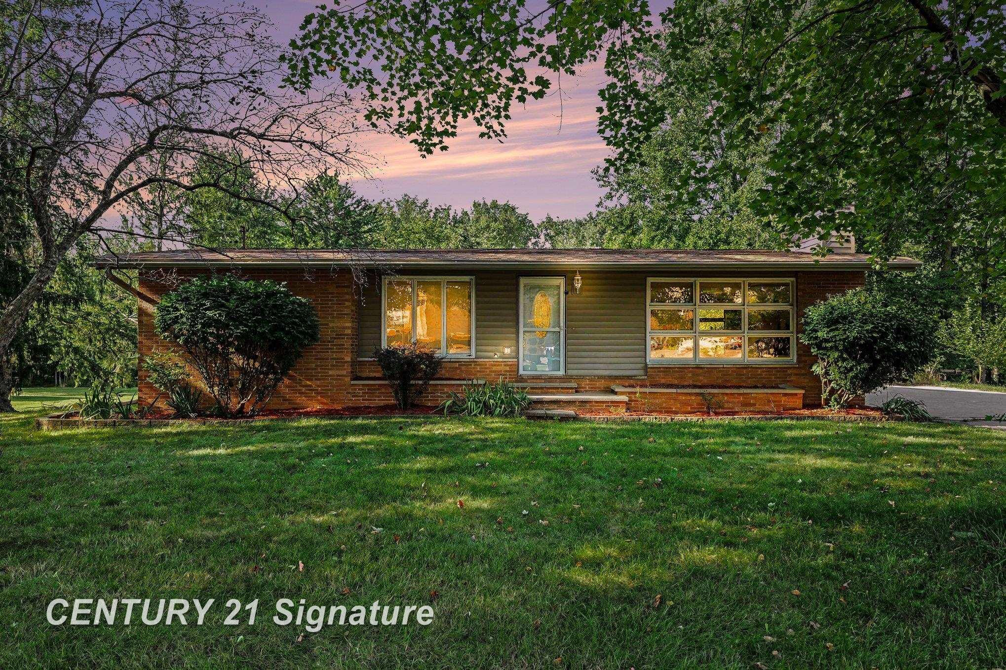 886 W Walnut Street, Saint Charles MI 48655 photo 1