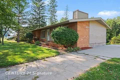 886 W Walnut Street, Saint Charles MI 48655 photo 3