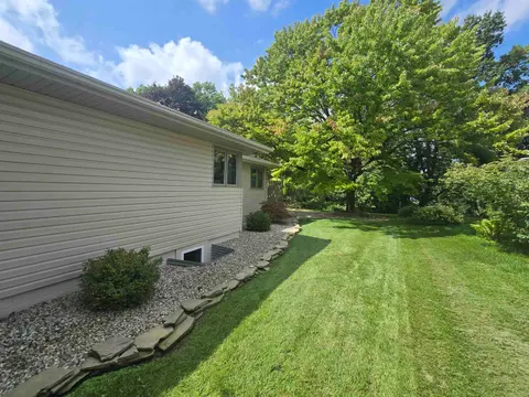 816 Campbell Drive, Owosso MI 48867 photo 3