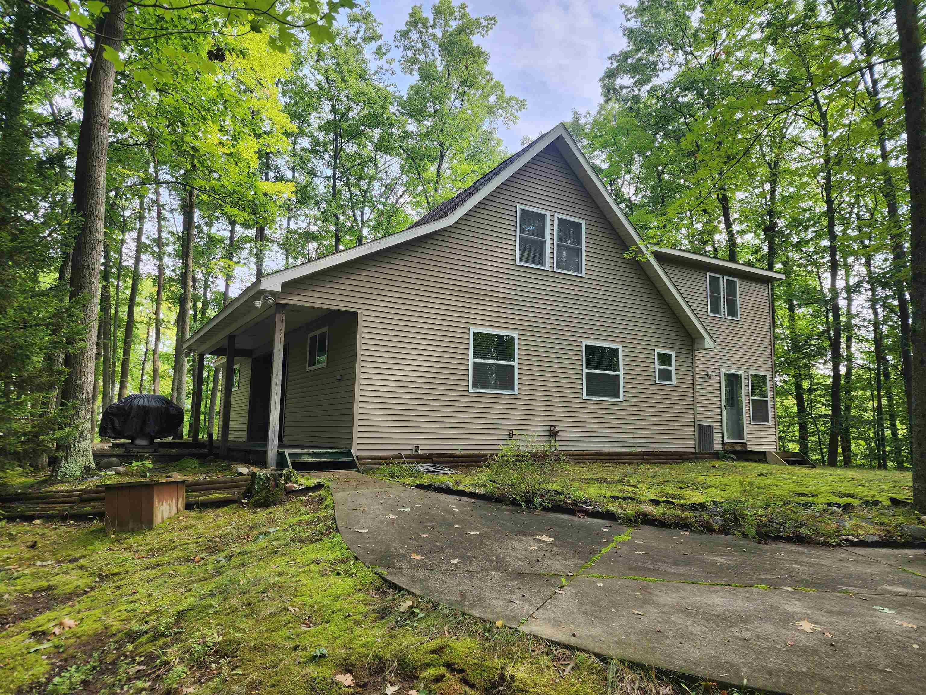 4262 S Canal Drive, Harrison MI 48625 photo 1