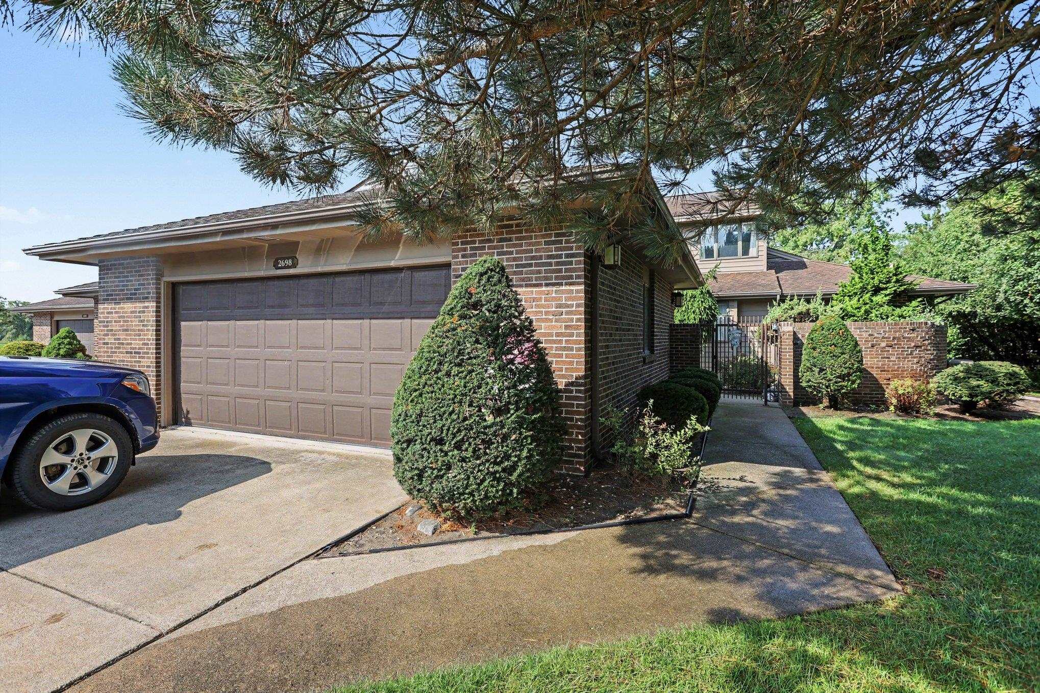 2698 Oakmont Drive, Bay City MI 48706 photo 1