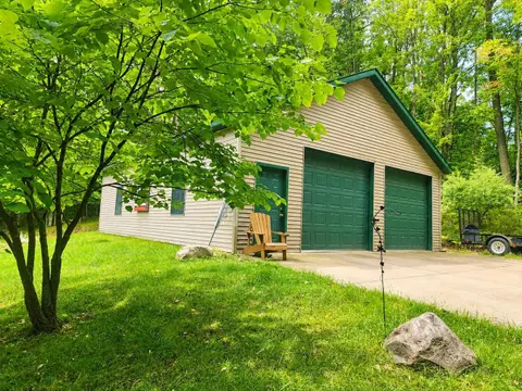 4910 Apple Drive, Farwell MI 48622 photo 3