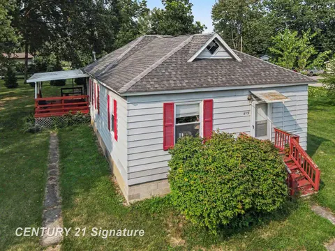 415 E Belle Avenue, Saint Charles MI 48655 photo 4
