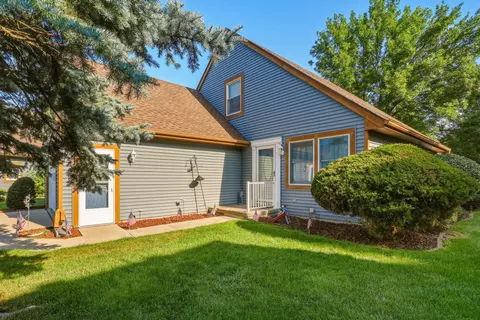 8 Cambridge Park, Frankenmuth MI 48734 photo 3