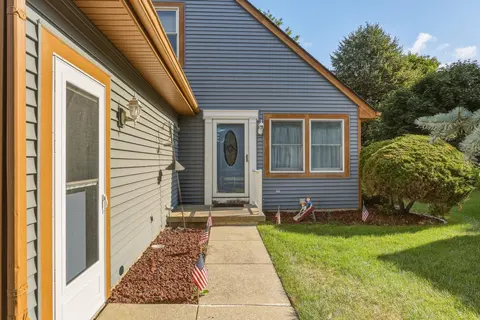 8 Cambridge Park, Frankenmuth MI 48734 photo 4