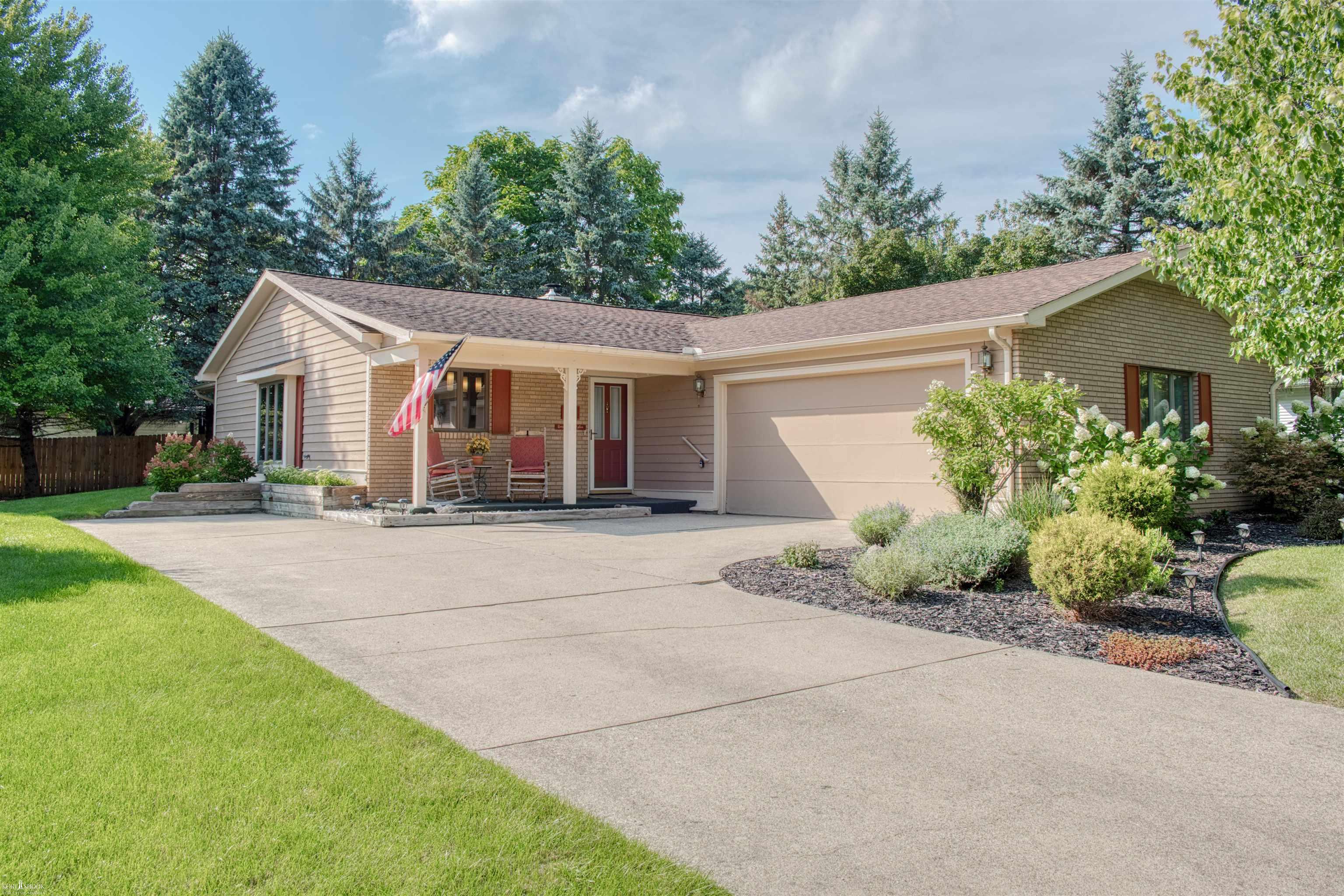 1105 Corlett Drive, Owosso MI 48867-4926 photo 1