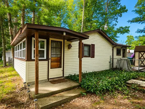 5073 E Cranberry Lake Road, Harrison MI 48625 photo 2