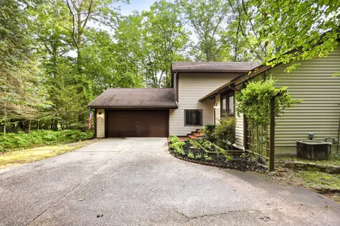 6212 Sturgeon Creek Parkway, Midland MI 48640 photo 3