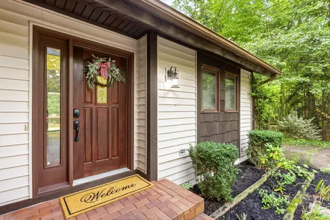 6212 Sturgeon Creek Parkway, Midland MI 48640 photo 4