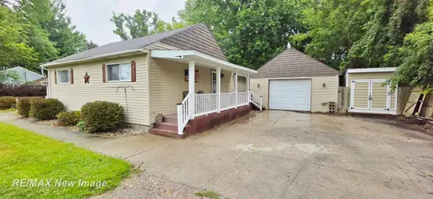 247 Sparling Drive, Saginaw MI 48609 photo 2