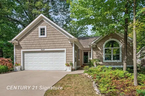 7407 Rock Hollow Ln Lane, Midland MI 48642 condo for sale