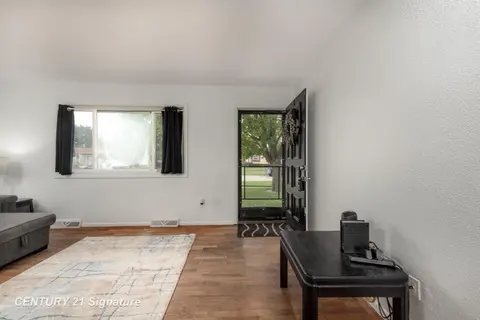 913 Stinson Drive, Saginaw MI 48604 photo 3