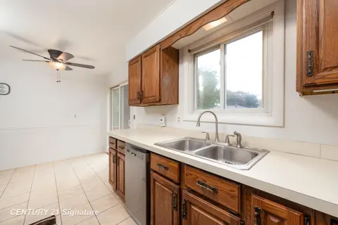 913 Stinson Drive, Saginaw MI 48604 photo 5