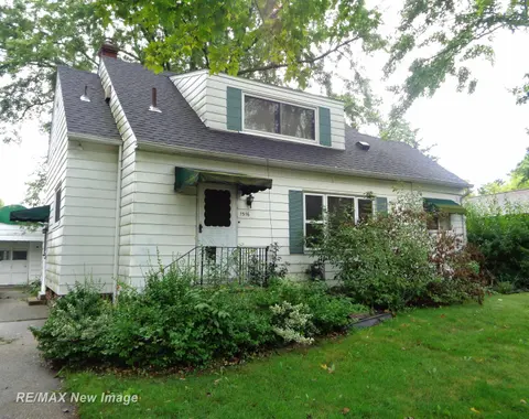 1516 Bay Street, Saginaw MI 48602 home for sale
