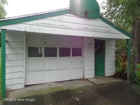 1516 Bay Street, Saginaw MI 48602 photo 3
