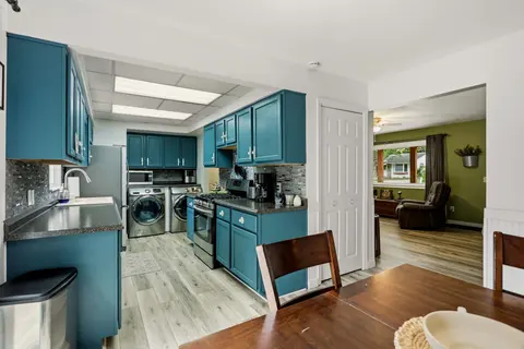 721 Richard Street, Vassar MI 48768 photo 3