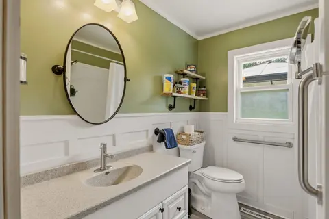 721 Richard Street, Vassar MI 48768 photo 4