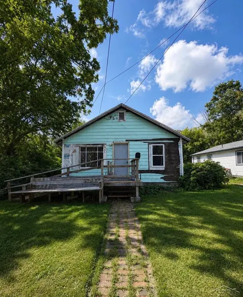 2421 Collingwood Avenue, Saginaw MI 48601 photo 2